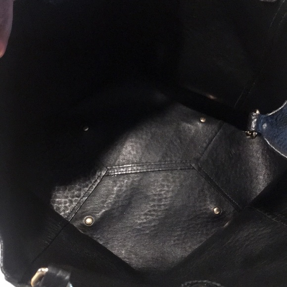 Burberry Canterbury Grainy Black Leather Tote - Picture 7 of 11